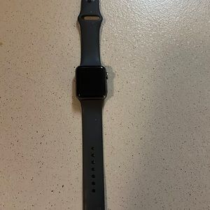 Apple Watch series 3 38mm comes with charger